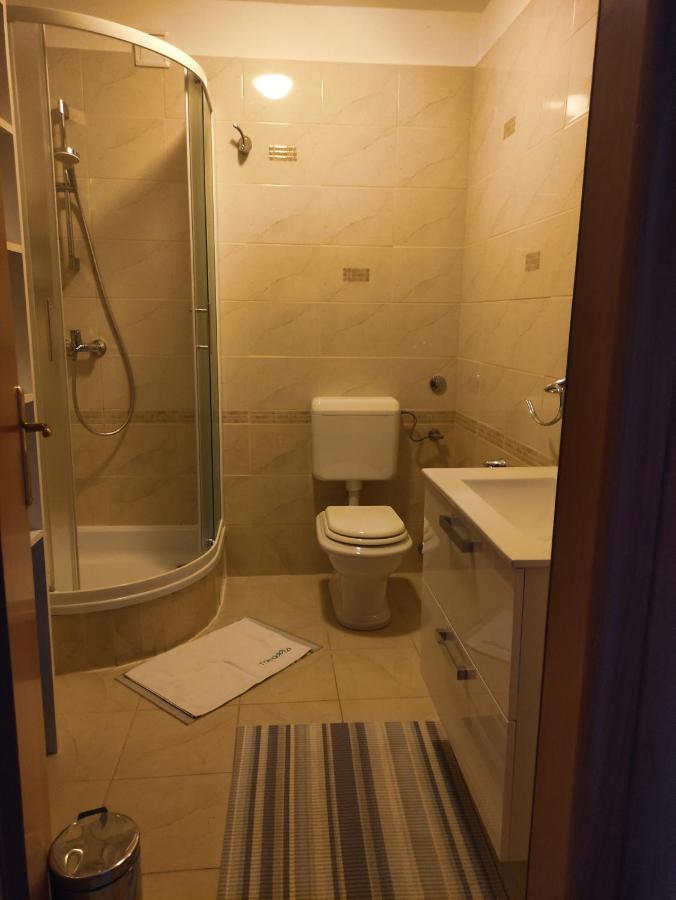Apartman Vesna 2 Persons Njivice Exteriör bild