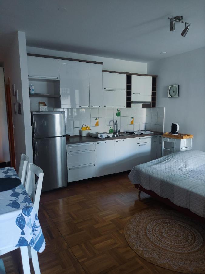 Apartman Vesna 2 Persons Njivice Exteriör bild